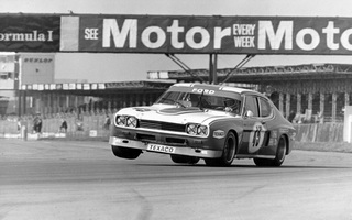 Silverstone 1973 Tourist Trophy mit John Fitzpatrick im RS2600 LW 45 auf dem 18. Platz
Silverstone 1973 Tourist Trophy with John Fitzpatrick in the RS2600 LW 45 in 18th place
Silverstone 1973 Tourist Trophy avec John Fitzpatrick dans la RS2600 LW 45  la 18me place